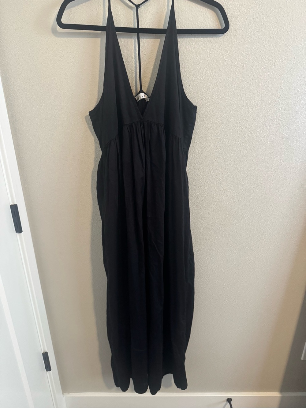 LACAUSA Black V-Neck Spaghetti-Strap Maxi Dress